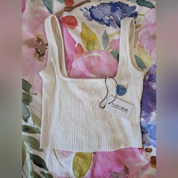 Noize Roslyn Crop Tank Top White Small - Picture 4 of 4